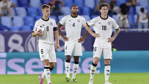 《徐彬华丽转身！英国顶级俱乐部主动邀约，足球新星留洋之旅即将开启》